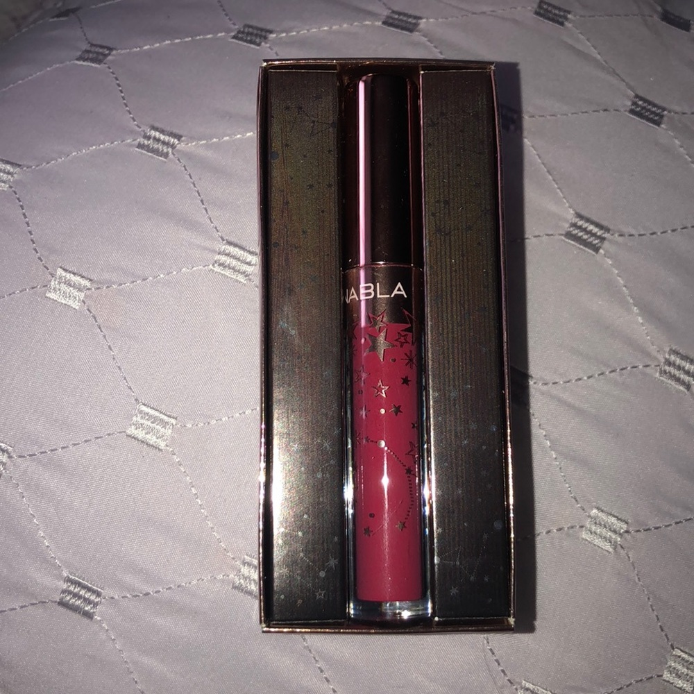 Nabla dreamy lipstick